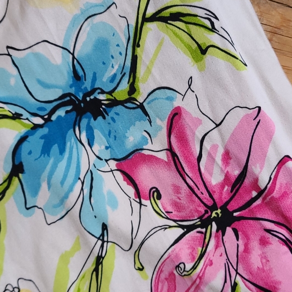 NWOT DAVID PAUL Capris - Picture 2 of 4